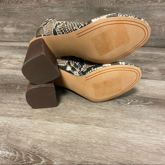 Treasure & Bond | Hayley Snakeskin Block Heel Sandals Size 9M - Picture 6 of 10